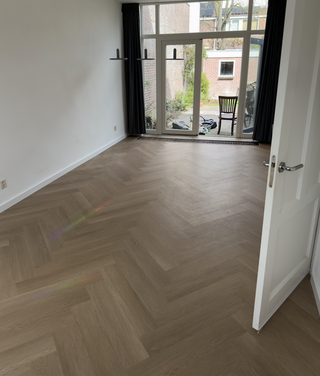 Visgraatvloer gelegd door Vloerlegservice